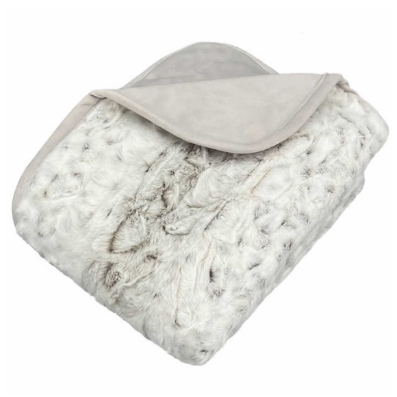 Brentwood Originals Oversized Waterproof Pet Blanket and Furniture Protector - Picture 4 of 7